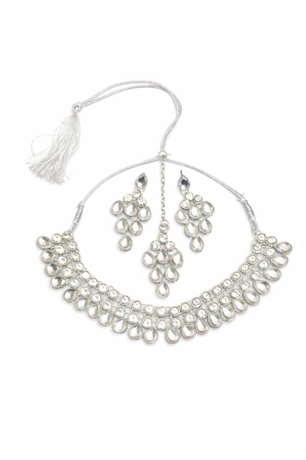 Elegant White Kundan Jewelry Set for Women – Necklace, Earrings & Maang Tikka