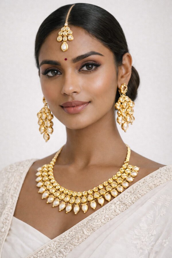 Elegant Gold-Tone Kundan Jewelry Set for Women – Necklace, Earrings & Maang Tikka